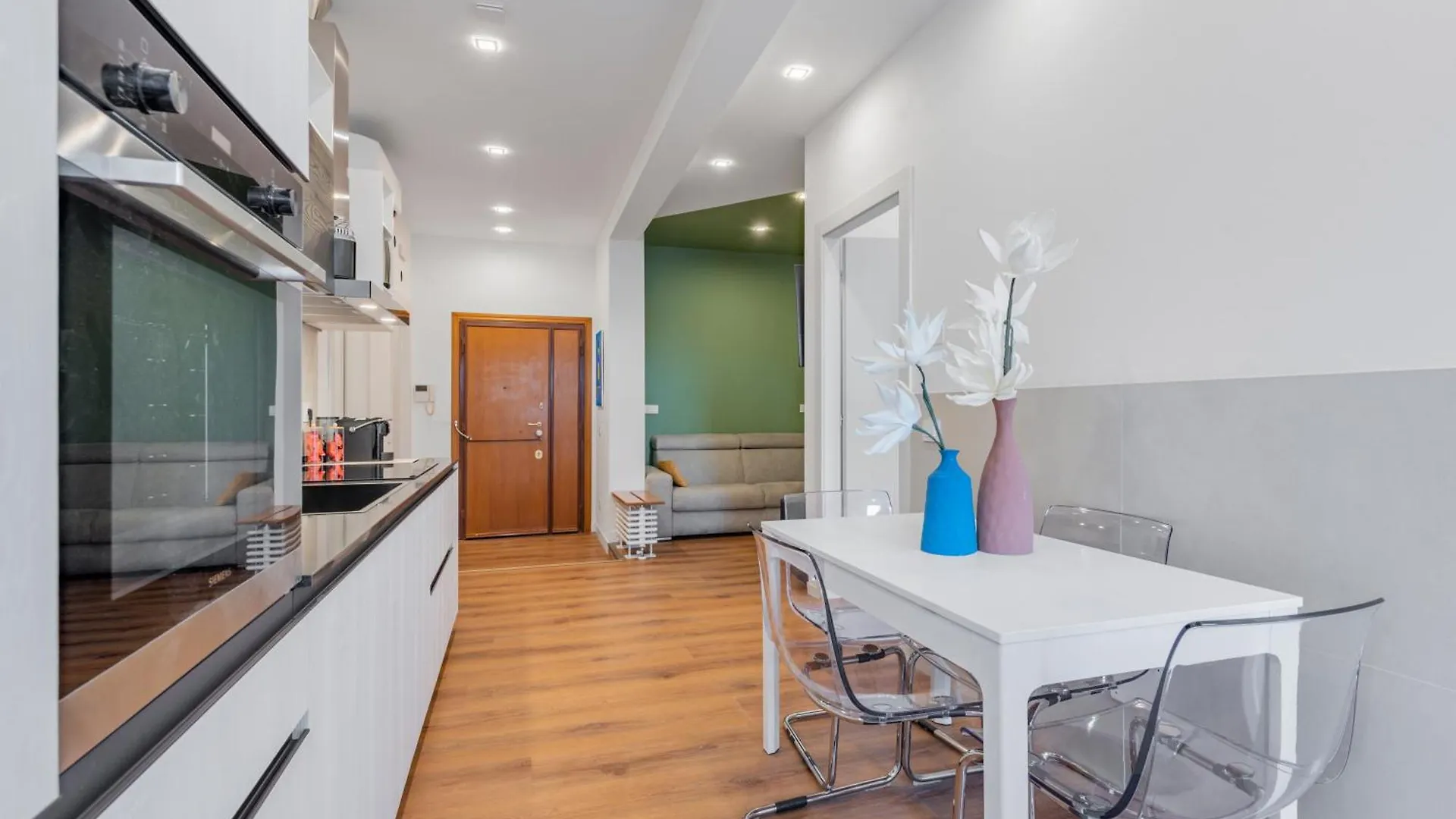 Casa Vacanze Delina- Luxury Apartment Metro A Rom