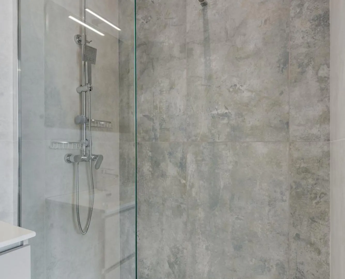 Casa Vacanze Delina- Luxury Apartment Metro A Rom