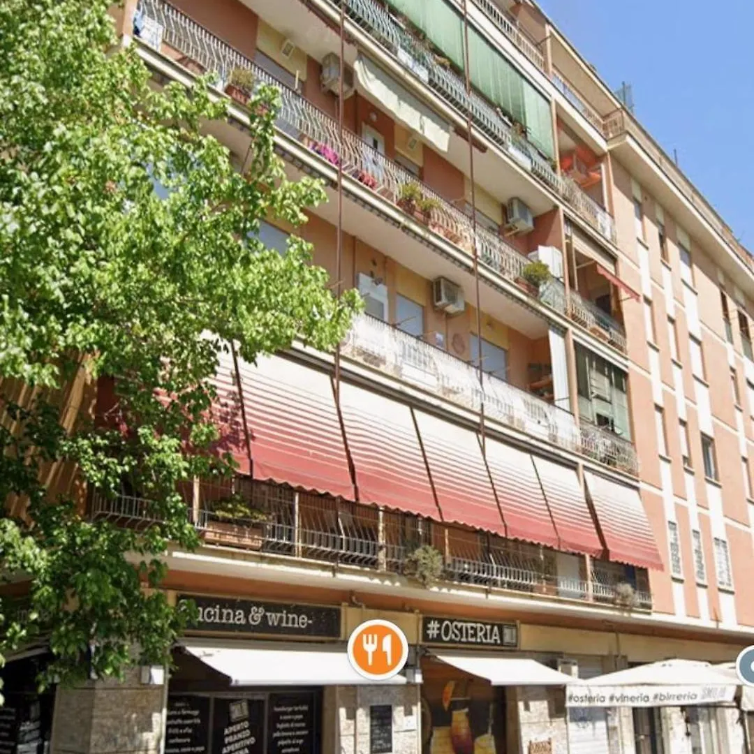 Casa Vacanze Delina- Luxury Apartment Metro A Rom